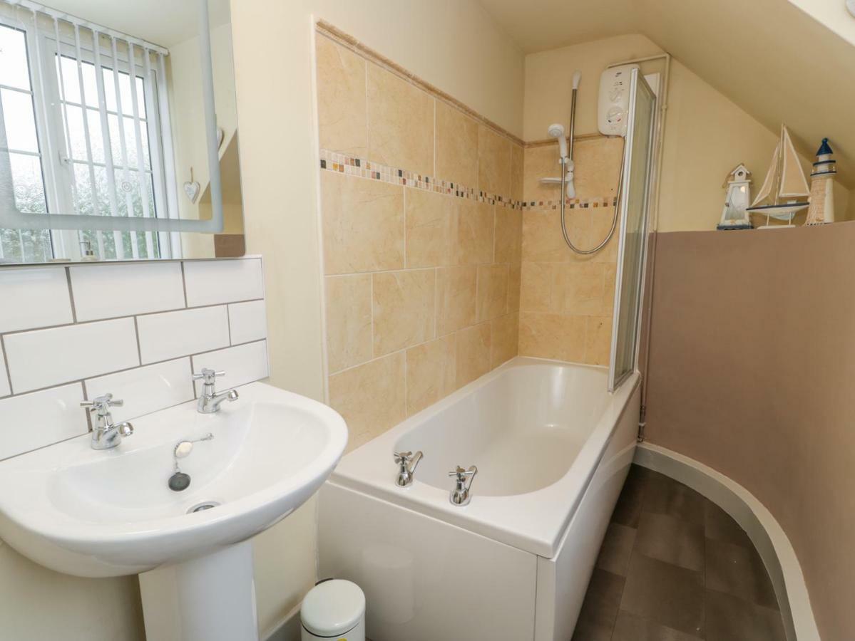 11A High Street Villa Scarborough Bagian luar foto