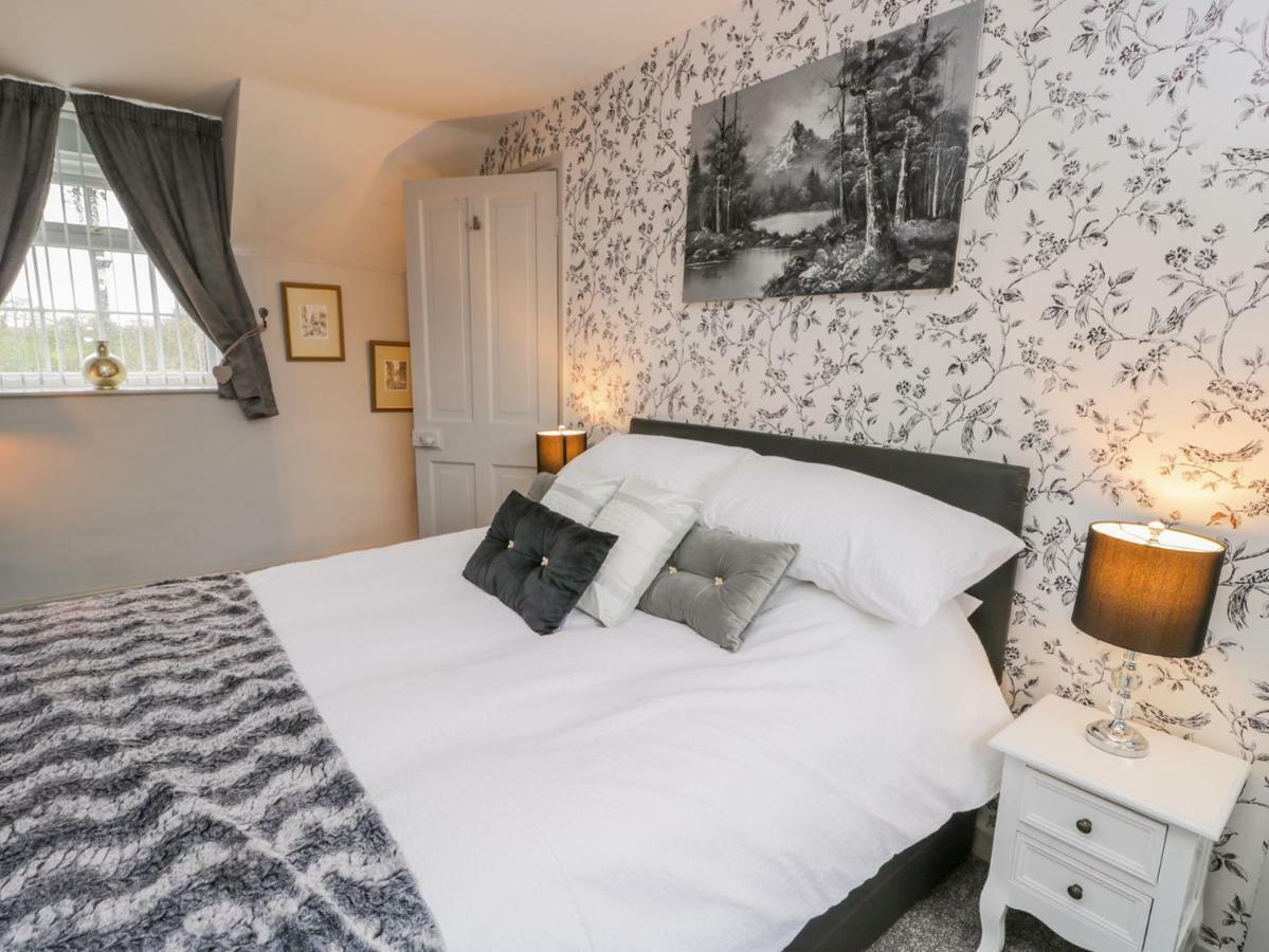 11A High Street Villa Scarborough Bagian luar foto