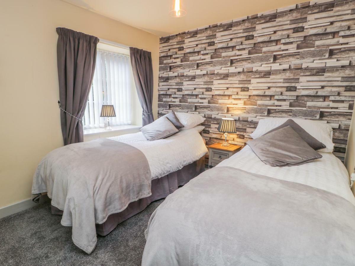 11A High Street Villa Scarborough Bagian luar foto